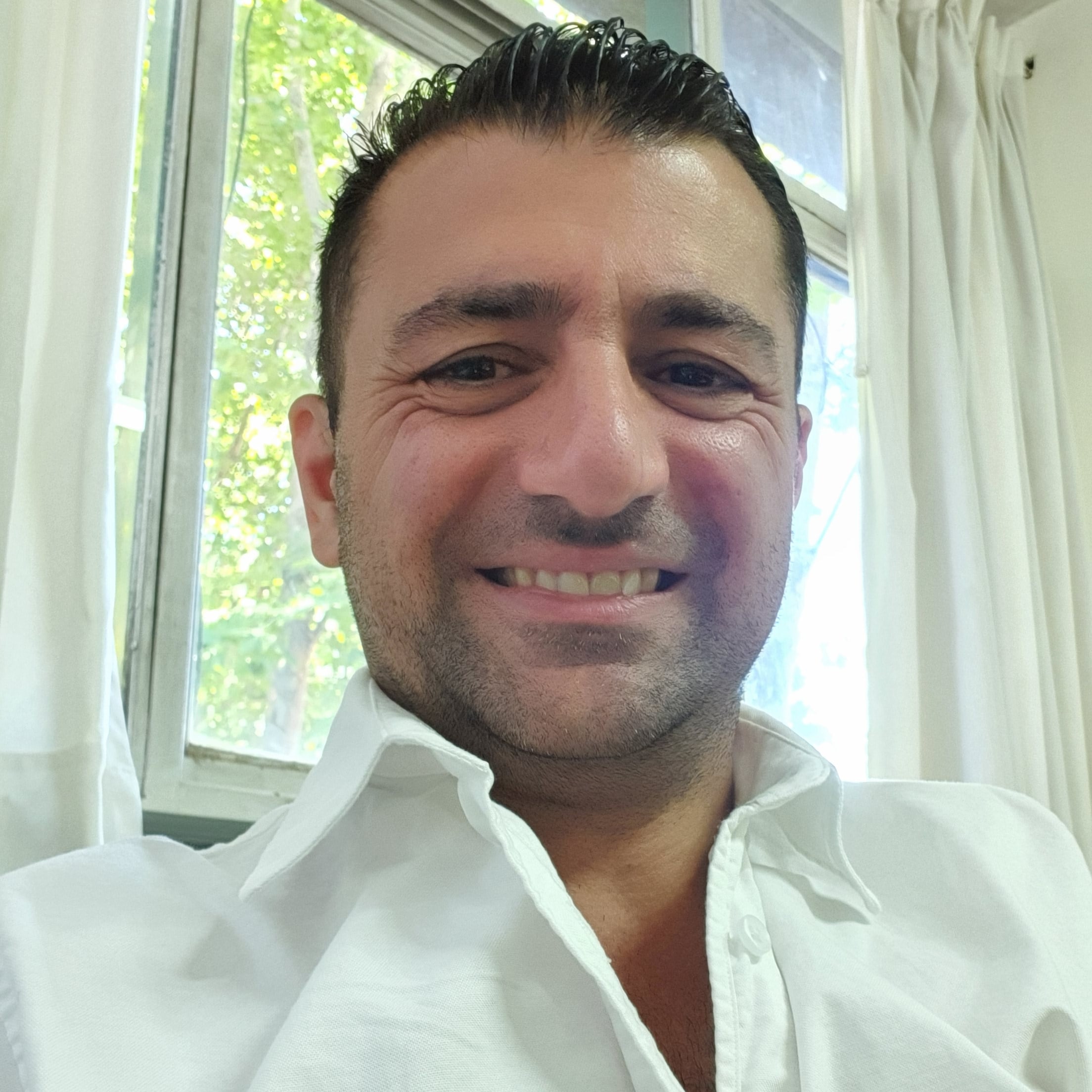 Dr. Alexis Daniel Vaneskeheian